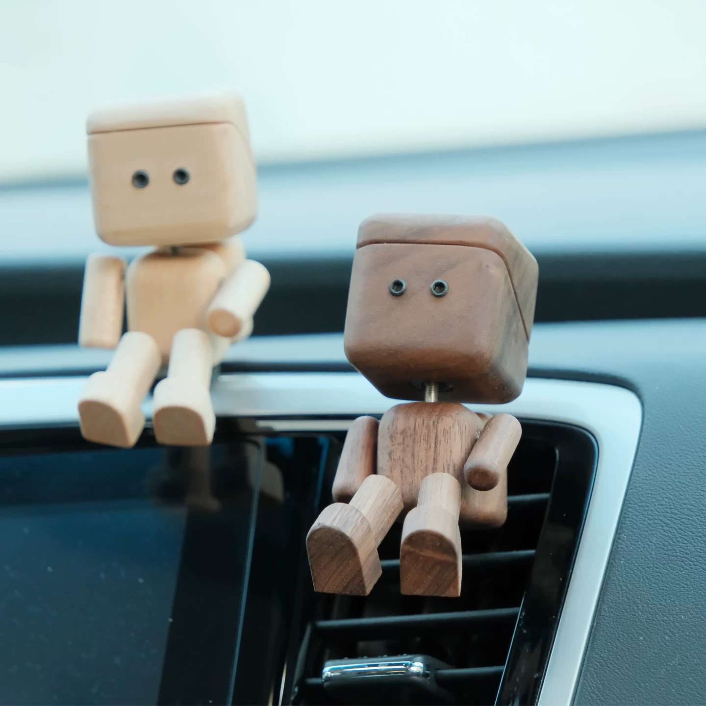 Wobbly Leg Woody Wooden Car Air Freshener, Cute Swing Leg Figurine Car Vent Ornament, Creative Gift Decor